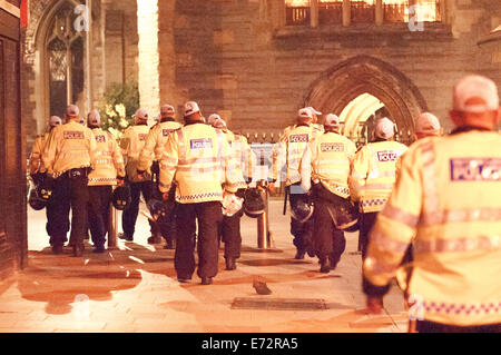 Cardiff, UK. 4. September 2014. "Abendessen des Todes" Protest findet in der Queen Street. Bildnachweis: Graham M. Lawrence/Alamy Live-Nachrichten. Stockfoto