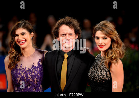 Venedig, Italien. 4. September 2014. (Von L bis R) Schauspielerin Alexandra Daddario, Anton Yelchin, Schauspieler und Schauspielerin Ashley Greene posieren auf dem roten Teppich für "Begraben die Ex", ist für das screening während der 71. Filmfestspielen von Venedig im Lido von Venedig, Italien, 4. September 2014 ausgewählt. Bildnachweis: Xu Nizhi/Xinhua/Alamy Live-Nachrichten Stockfoto