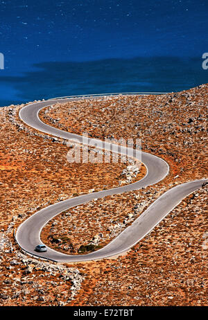 Der erstaunliche "geschmeidig" Weg führt zu den schönen Stränden von Xerokambos, Sitia, Lasithi, Kreta, Griechenland Stockfoto