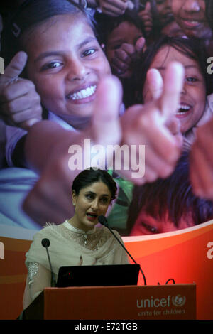 Neu-Delhi, Indien. 4. September 2014. Promi-Botschafter der UNICEF und Schauspielerin Kareena Kapoor spricht während des Starts der kinderfreundliche Schule und Systeme in Neu-Delhi. UNICEF hat eine Paket um indische Schule für die Kinder mehr kinderfreundliche und sichere machen. Bildnachweis: Anil Kumar Shakya/Pacific Press/Alamy Live-Nachrichten Stockfoto