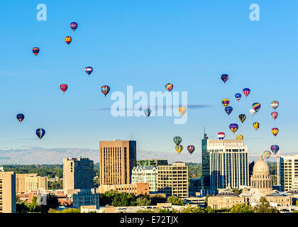 Heißluftballons über die Stadt von Boise, Idaho Stockfoto