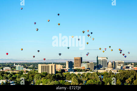 Himmel-Füller mit Heißluftballons in Boise, Idaho Stockfoto