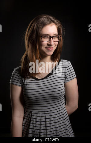 Porträt der jungen Frau lächelnd Stockfoto