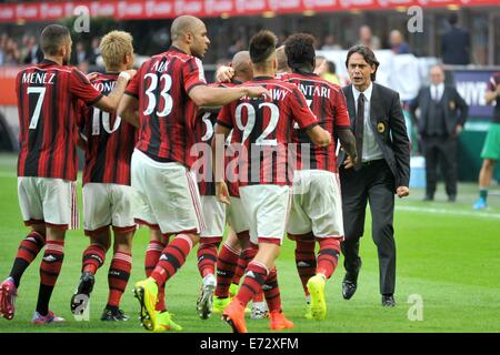 31.08.2014. Mailand, Italien, Serie A Football League. AC Mailand gegen Lazio Rom. Milan-Team feiern ihren Sieg Stockfoto