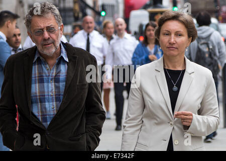 London, UK. 5. Sep, 2014.  Marina Litvinenko kommt bei der Royal Courts of Justiz 2014 Credit: Guy Corbishley/Alamy Live News Stockfoto