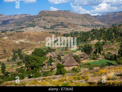 Traditionelle Häuser im äthiopischen Hochland, Lalibela, Äthiopien Stockfoto