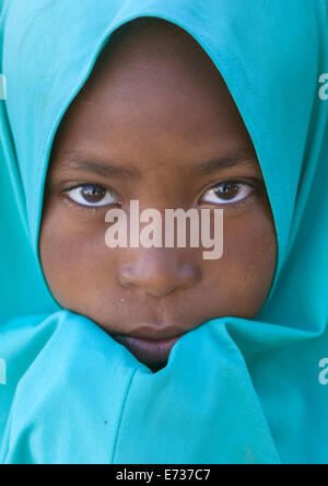 Muslimische Mädchen mit einem Schleier, Harar, Äthiopien Stockfoto