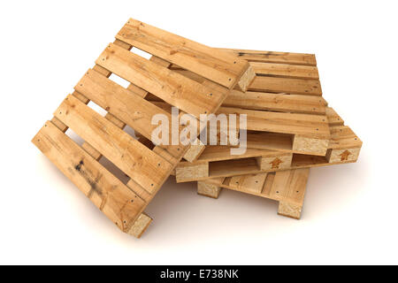 Stapel von Holzpaletten. Isoliert auf weißem Hintergrund. Stockfoto