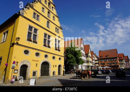 Häuser in Weinmarkt, Dinkelsbuhl, romantische Straße, Franken, Bayern, Deutschland, Europa Stockfoto