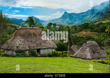 Traditionell reetgedeckten überdachte Hütten in Navala im Ba Hochland von Viti Levu, Fidschi, South Pacific, Pazifik Stockfoto