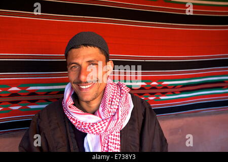 Beduinen Mann, Wadi Rum, Jordanien, Naher Osten Stockfoto