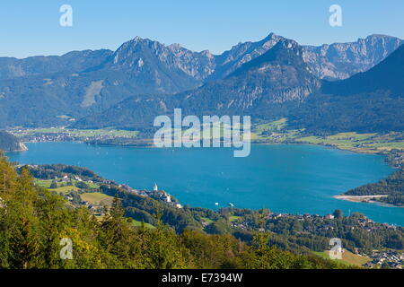 Erhöhten Blick über St. Wolfgang, Wolfgangsee See, Flachgau, Salzburg, Oberösterreich, Österreich Stockfoto