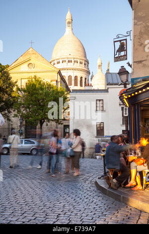 Place du Tertre und Sacre Coeur in Montmartre, Paris, Frankreich, Europa Stockfoto