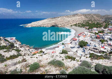 Matala Bay und Strand, Bezirk Heraklion, Kreta, griechische Inseln, Griechenland, Europa Stockfoto