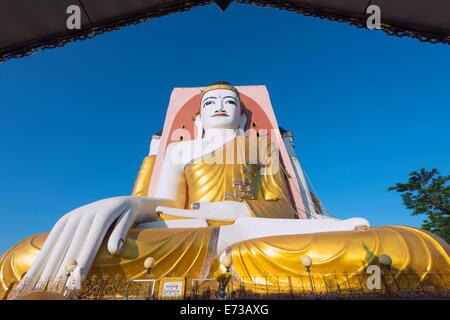 Gautama Buddha, vier Gesichter Paya, Kyaik Wortspiel Paya, Bago, Myanmar (Burma), Asien Stockfoto
