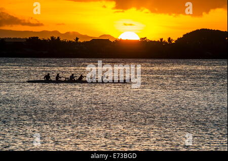 Abend in der Bucht von Apia, Upolu, Samoa, Südsee, Pazifik Rudern Stockfoto