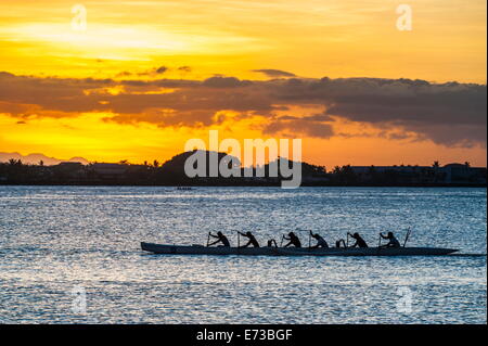 Abend in der Bucht von Apia, Upolu, Samoa, Südsee, Pazifik Rudern Stockfoto