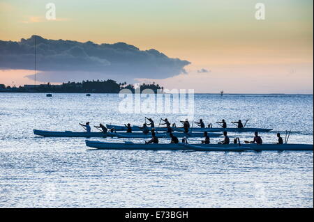 Abend in der Bucht von Apia, Upolu, Samoa, Südsee, Pazifik Rudern Stockfoto