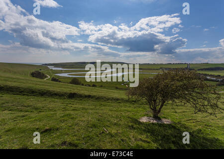 Cuckmere Haven Landschaft mit dem Cuckmere River im Hintergrund, Seaford, East Sussex, England, Vereinigtes Königreich Stockfoto