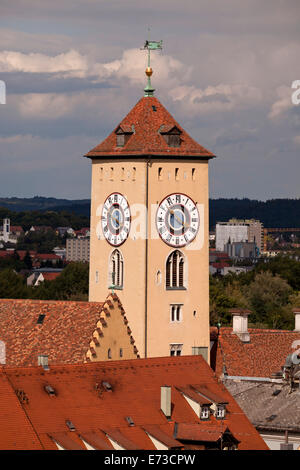 Uhrturm des alten Rathauses in Regensburg, Bayern Stockfoto