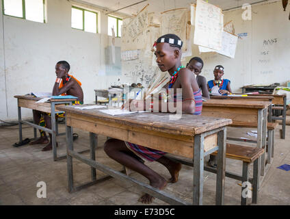 Hamer Stamm Kinder In einer Schule, Turmi, Omo-Tal, Äthiopien Stockfoto