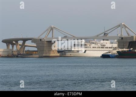 Barcelona (Spanien) mobile Hafenbrücke "Tor Europas" Stockfoto