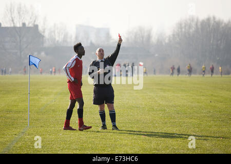 Hackney Sümpfe Sonntag Liga bekommt Spieler Marschbefehl. Stockfoto