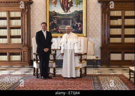 Vatikanstadt 5. September 2014 Francis Papst trifft sich mit dem Präsidenten der Republik Panama, S.E. Herr Juan Carlos VARELA Credit: wirklich Easy Star/Alamy Live News Stockfoto