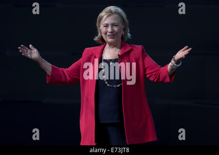 Mexico City, Mexiko. 5. Sep, 2014. Der ehemalige US-Außenministerin Hillary Clinton spricht auf dem Mexiko XXI Jahrhundert Forum, organisiert von TELMEX-Stiftung, im Auditorio Nacional in Mexiko-Stadt, Hauptstadt von Mexiko, am 5. September 2014 statt. Bildnachweis: Alejandro Ayala/Xinhua/Alamy Live-Nachrichten Stockfoto