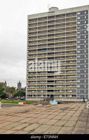 WOHNBLOCK IN DER NÄHE VON CASTLEGATE ABERDEEN STADT SCHOTTLAND Stockfoto