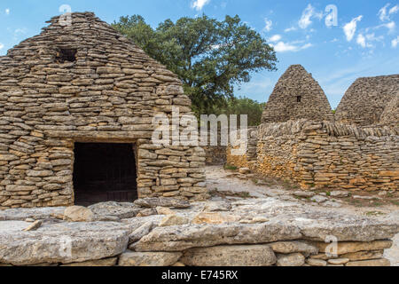 Village des Bories in der Nähe von Gordes, Provence, Frankreich Stockfoto