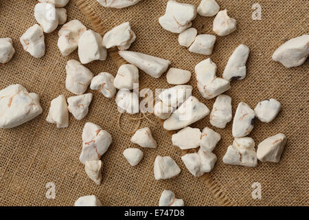 Baobab-Fruchtfleisch getrocknet. Es kann ins Wasser aufgelöst werden, um eine vitaminic trinken Stockfoto