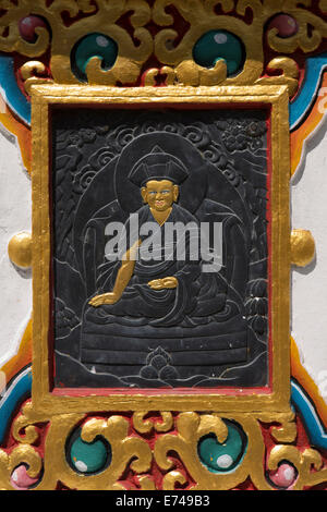 Ost Bhutan, Trashi Yangtse, Buddhafigur auf neue hoch dekorierten Kloster chorten Stockfoto
