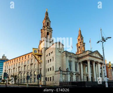 Leeds Civic Hall ist eine bürgerliche Gebäude mit Leeds City Council, befindet sich im Millennium Square, Leeds, West Yorkshire, England Stockfoto