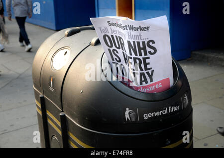 London, UK. 6. September 2014.  März für den NHS. Demonstranten von Jarrow kommen in London zu einer Kundgebung auf dem Trafalgar Square gegen die Privatisierung des National Health Service Stockfoto