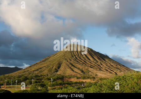 HONOLULU, HAWAII, 2. September 2014. Ein Blick auf Koko Crater Mountain in Hawaii Kai, Honolulu, Oahu, Hawaii. Stockfoto
