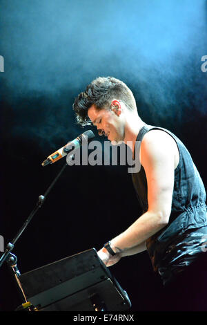 Gibraltar. 6. Sep, 2014. Die internationale Band The Script unter der Leitung von Sänger Danny O'Donoghue, titelte die Gibraltar Musik Festivals 2014 im Victoria-Stadion in Gibraltar. Die Band gehörte zu einer der vielen Gruppen, die heute in Gibraltar gespielt. Andere Künstler enthalten Rita Ora, John Newman, Tony Hadley, James Arthur und Newton Faulkner aus einer Liste mit 29 Gruppen und Künstler. Die Gibraltar-Musik-Festival ist eine jährliche Veranstaltung in Gibraltar am Ende jedes Jahr im Sommer. Bildnachweis: Stephen Ignacio/Alamy Live-Nachrichten Stockfoto