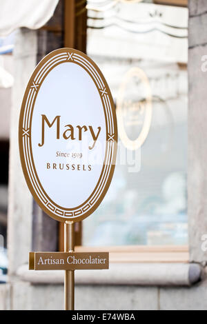 "Mary", eine beliebte Artisan Chocolatier (Schoko-Laden) in Antwerpen, Belgien (Brüssel seit 1919 gegründet) Stockfoto