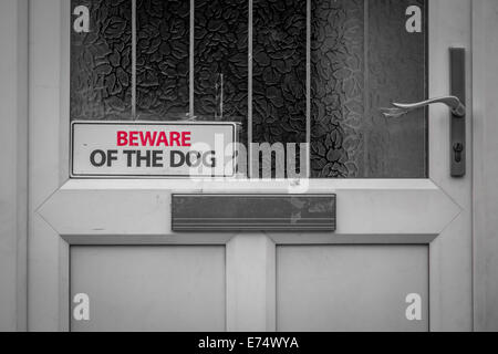 "beware of the Dog" Schild an einer Tür Stockfoto