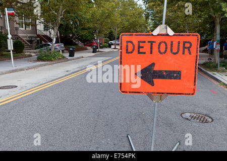 Umweg Zeichen auf Straße - USA Stockfoto