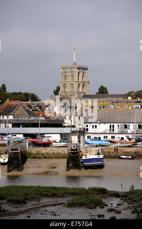 Shoreham Sussex UK Blick über den Fluss Adur Shoreham Stadtzentrum Stockfoto