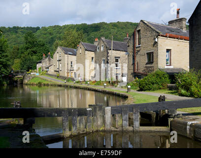 Kanal-Becken am Rochdale Kanal in Hebden Bridge, Calderdale, West Yorkshire, England UK Stockfoto