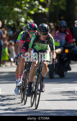Liverpool, Merseyside, Großbritannien, 7. September 2014. Tour durch Großbritannien. Tausende von Zuschauern säumten die Straßen von Liverpool einige der berühmtesten Radfahrer der Welt zu sehen, wie sich die Tour von Großbritannien auf den Weg gebracht. Die Stadt Schauplatz der Grand abzuweichen, die sah, Reiter auf einer Schleife rund um die Innenstadt. Riesige Menschenmengen versammelten und jubelten, als die Fahrer acht Runden von der Waterfront, Sefton Park begann und wieder zurück. Stockfoto