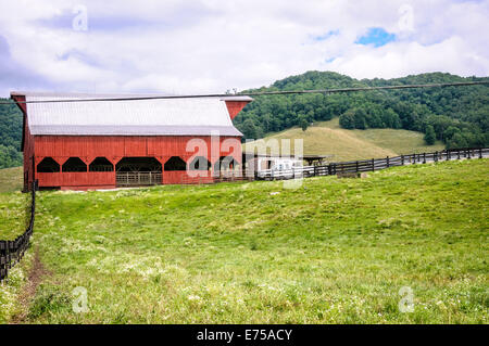 Rote Scheune, Lewisburg, West Virginia Stockfoto