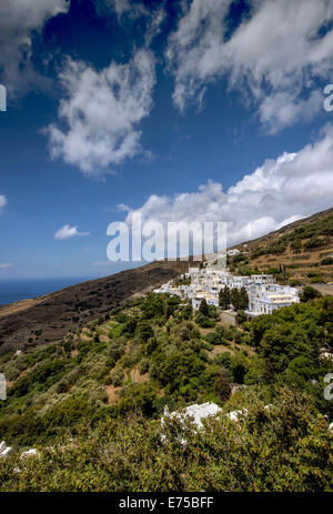 Blick auf Kardiani blickt das Ägäische Meer, eines der authentischsten traditionelle Dörfer der Insel Tinos, Kykladen, Griechenland Stockfoto