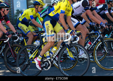 Liverpool, Merseyside, Großbritannien, 7. September 2014. Konkurrenten 192 Italienische Manuele Boara Team Tinkoff Saxo bei TheTour von Großbritannien. Tausende von Zuschauern säumten die Straßen von Liverpool einige der berühmtesten Radfahrer der Welt zu sehen, wie sich die Tour von Großbritannien auf den Weg gebracht. Die Stadt Schauplatz der Grand abzuweichen, die sah, Reiter auf einer Schleife rund um die Innenstadt. Riesige Menschenmengen versammelten und jubelten, als die Fahrer acht Runden von der Waterfront, Sefton Park begann und wieder zurück. C Stockfoto