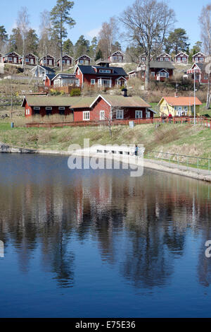 Rande der Stadt Wasserbrücke, ein touristisches Ziel, an den Ufern der Dalslands Kanal. Schweden. Stockfoto