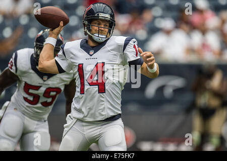 Houston, Texas, USA. 7. Sep, 2014. Houston Texans quarterback Ryan Fitzpatrick (14) wärmt vor ein NFL-Spiel zwischen den Houston Texans und die Washington Redskins NRG-Stadion in Houston, TX am 7. September 2014. Bildnachweis: Trask Smith/ZUMA Draht/Alamy Live-Nachrichten Stockfoto