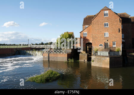 Abtei Mühle am Fluss Avon in Tewkesbury England Großbritannien Stockfoto