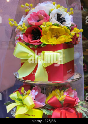 Teuscher Chocolatier Store Fenster Anzeige, Rockefeller Center, NYC Stockfoto